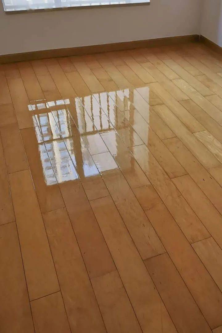 地板泡水.jpeg
